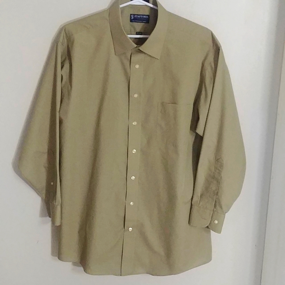 Stafford Essentials Men's Fitted Shirt